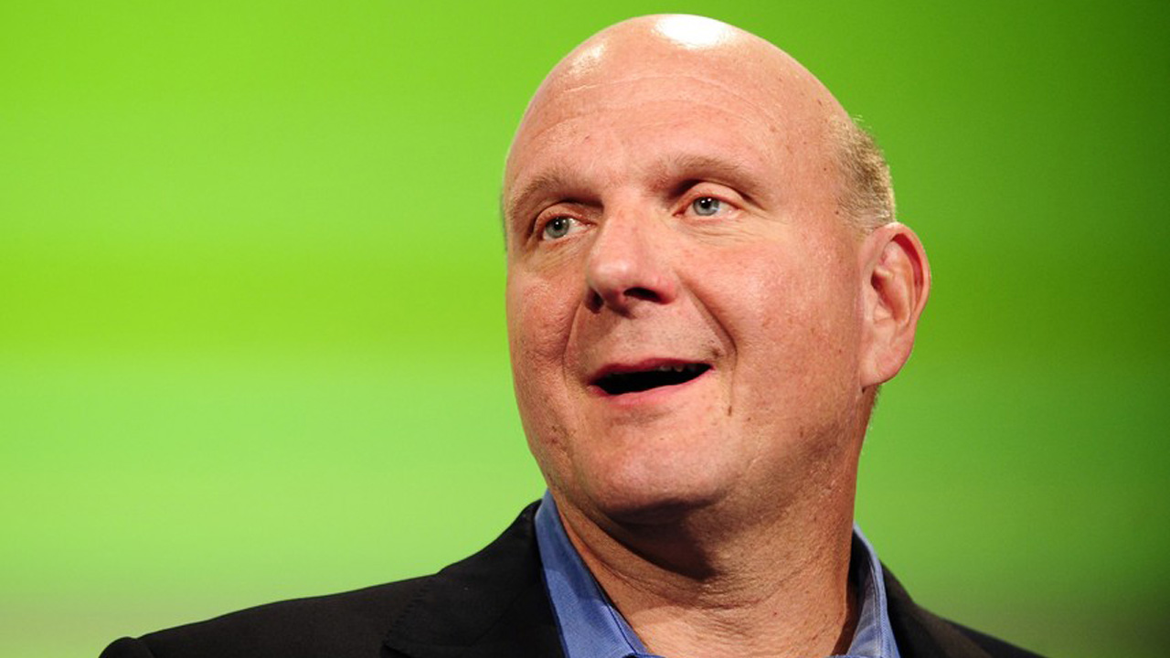 Ballmer va via, Microsoft a caccia di un CEO