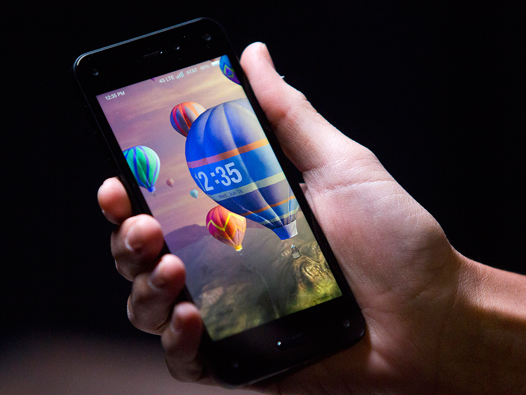 Amazon Fire Phone: il 3D cammina con te (e traccia la tua testa)