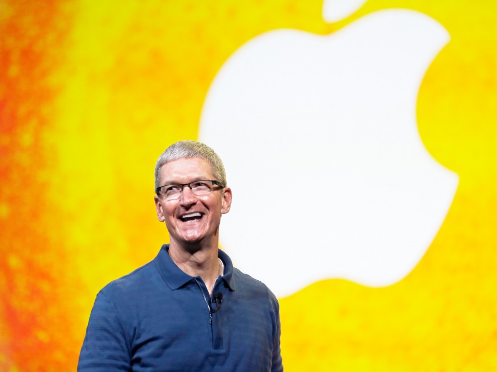 Apple fatturato record record apple iphone 10 anni tim cook