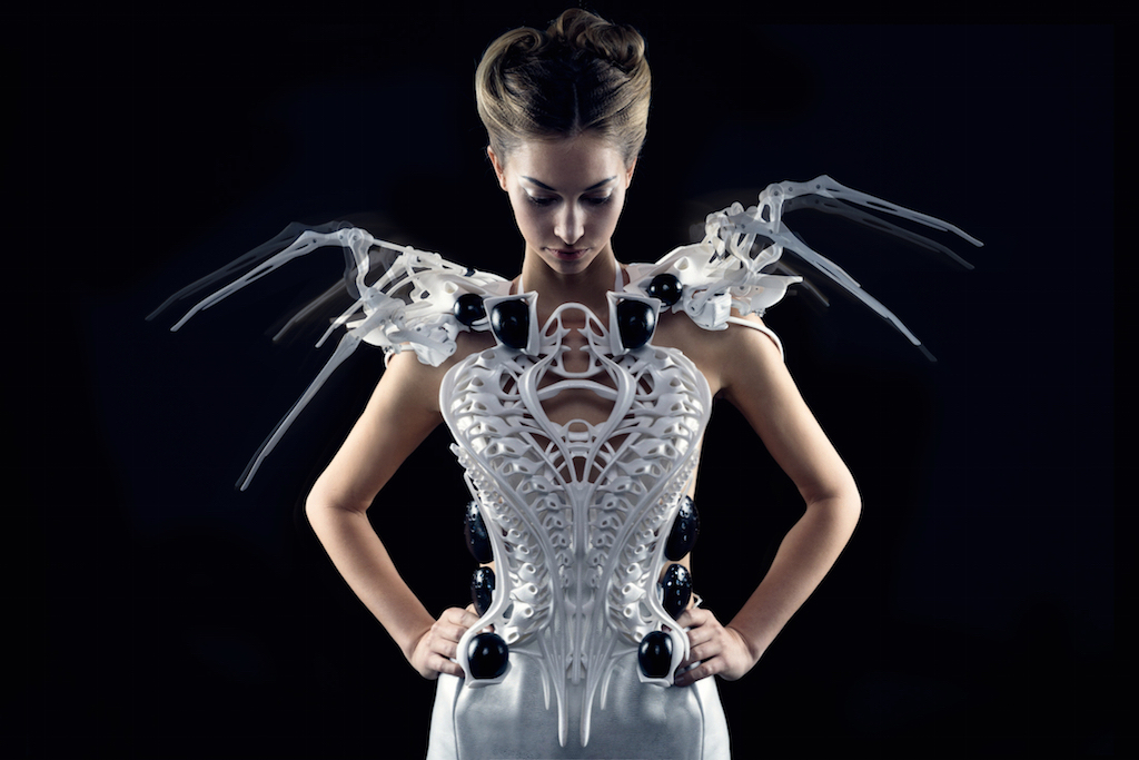 Spider Dress 2.0: l’abito in 3D che reagisce alle minacce