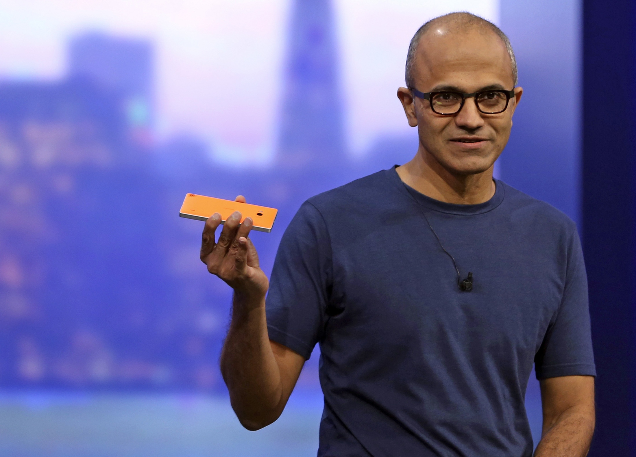 Microsoft licenzia 7.800 persone, Windows Phone batte in ritirata