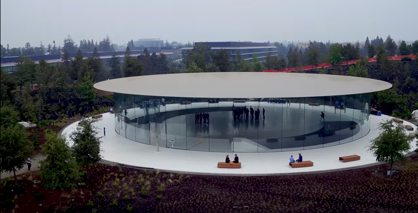 Ecco com’è lo Steve Jobs Theater nel nuovo Apple Campus
