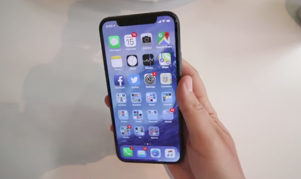Apple licenza ingegnere che lascia mostrare alla figlia blogger un iPhone X prima del lancio ufficiale 