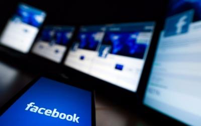 Facebook testa le “ breaking news ” in ordine cronologico