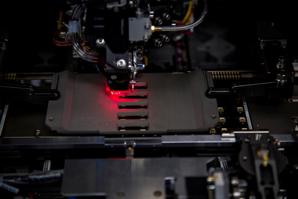 Apple investe nel laser Finisar
