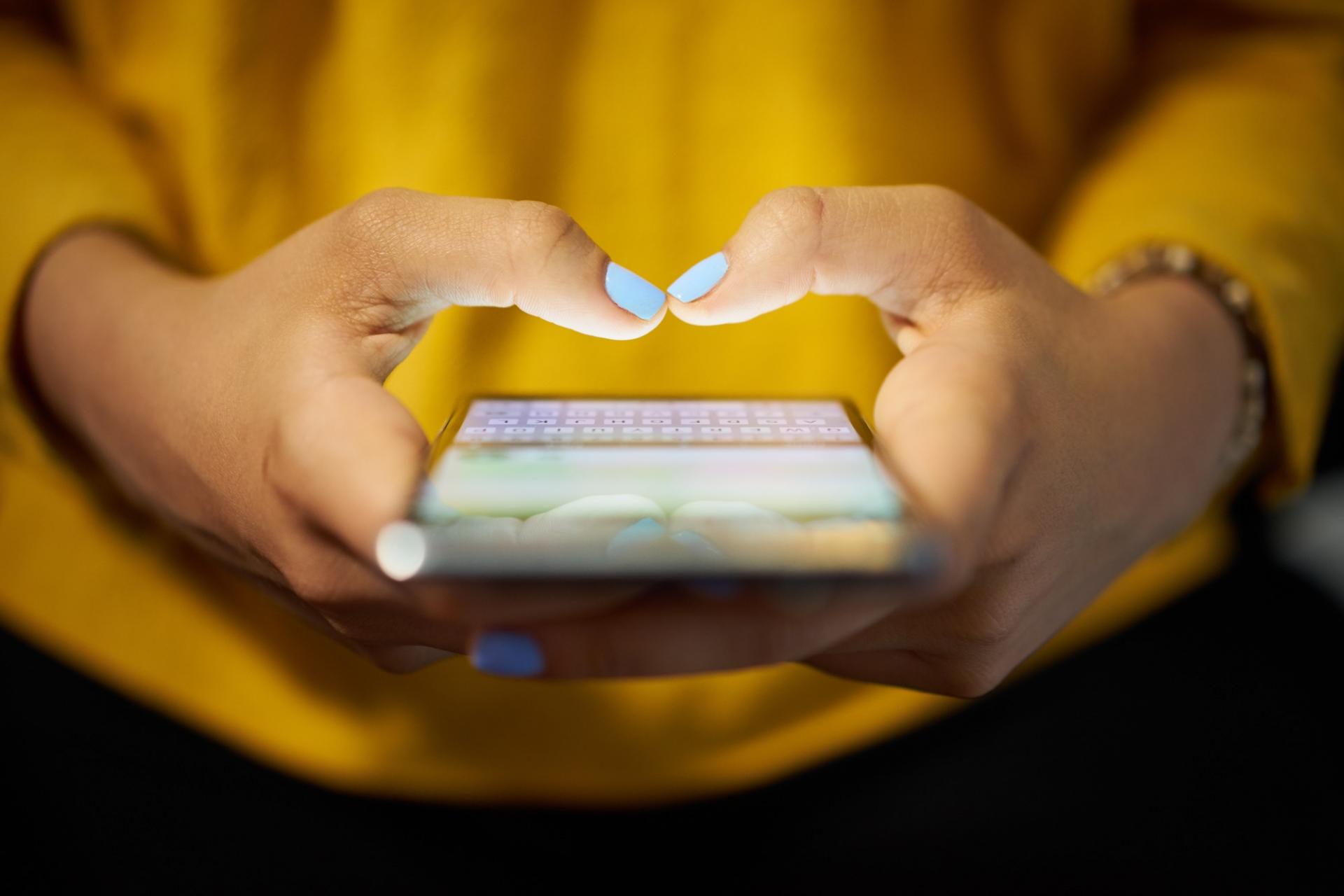 WhatsApp: stop alle catene di sant’Antonio, arrivano gli avvisi di spam