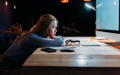 Giovani in crisi e stressati: i professionisti italiani under 30 secondo LinkedIn