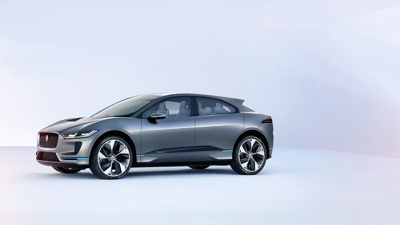 Jaguar I-Pace il SUV elettrico che si ricarica in 45 minuti, preordini dal 1° marzo