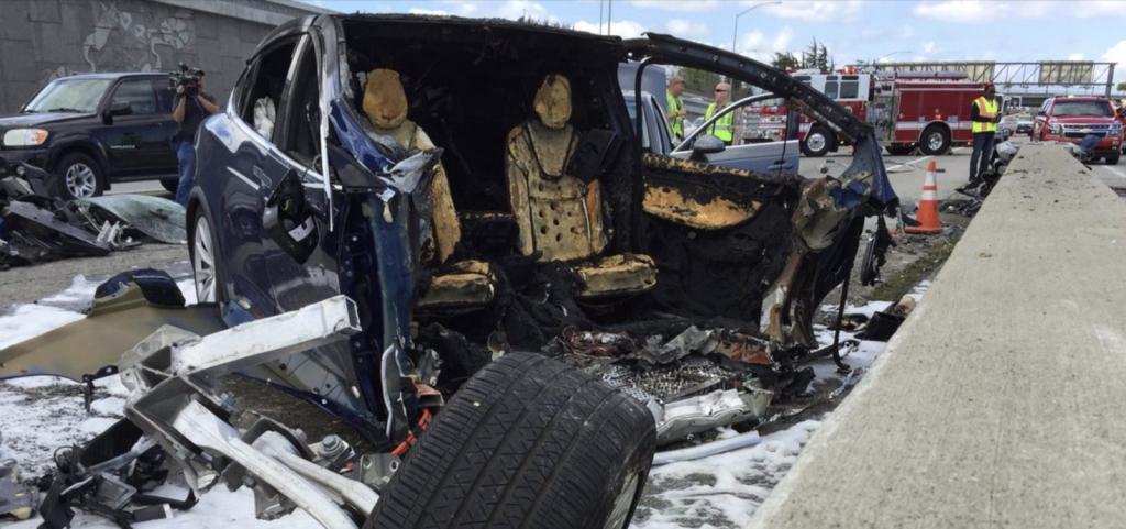 Tesla incidente mortale Model X California