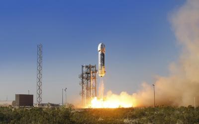 Blue Origin di Jeff Bezos inizierà a vendere i biglietti per lo spazio nel 2019