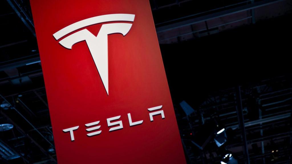 tesla licenzia 9 percento dipendenti