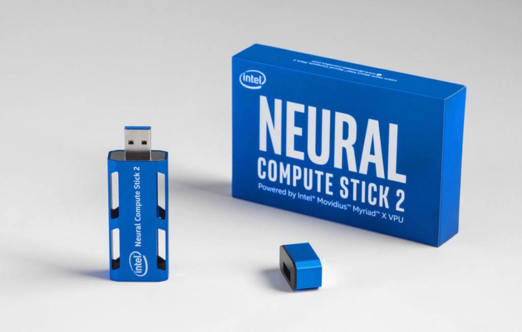 intelligenza artificiale su chiavetta USB: Intel Neural Compute Stick 2,