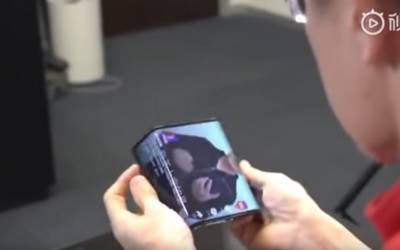 Xiaomi: Lin Bin mostra in video lo smartphone pieghevole