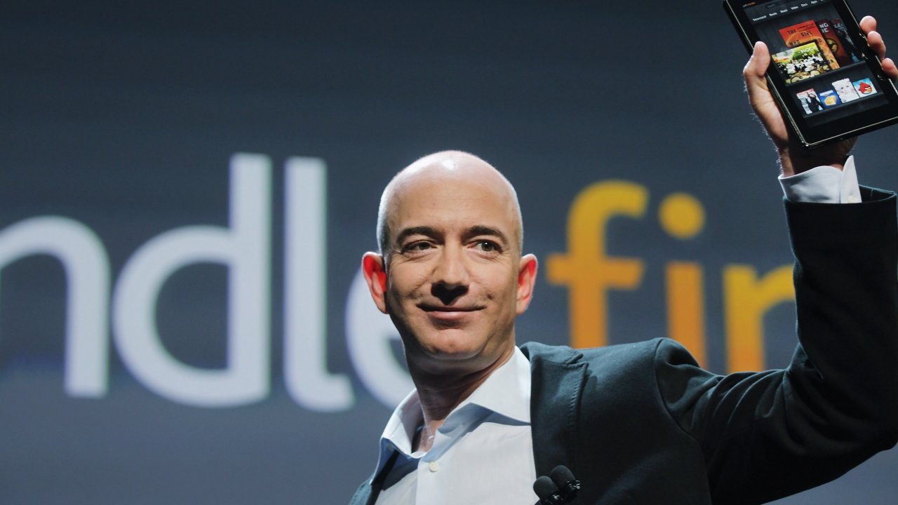 Jeff Bezos non sarà più il CEO di Amazon, i perché e chi lo sostituisce