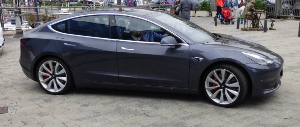 Tesla model 3 test drive in Italia