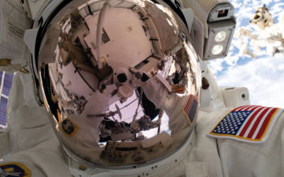 Il primo selfie dallo Spazio e tutti quelli che sono seguiti