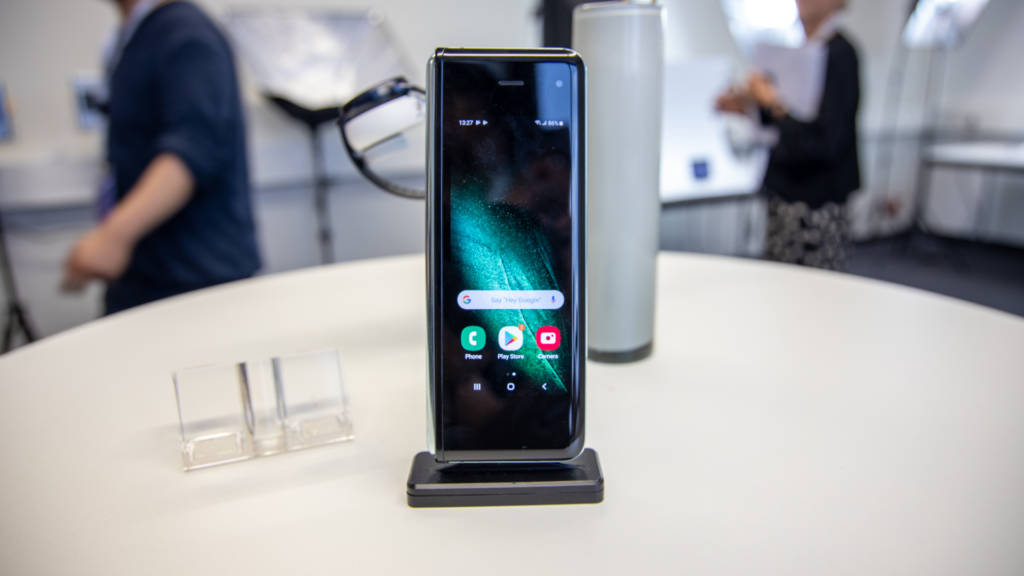 Samsung Galaxy Fold si piega