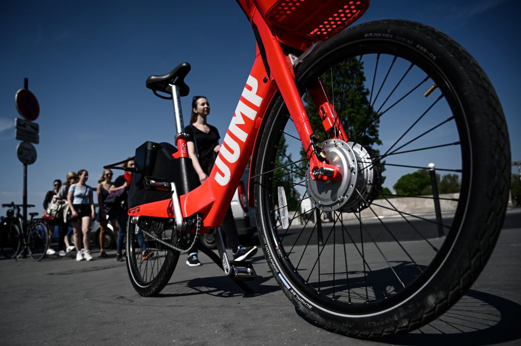 Bike sharing a Roma: Uber lancia Jump, l’elettrico in condivisione
