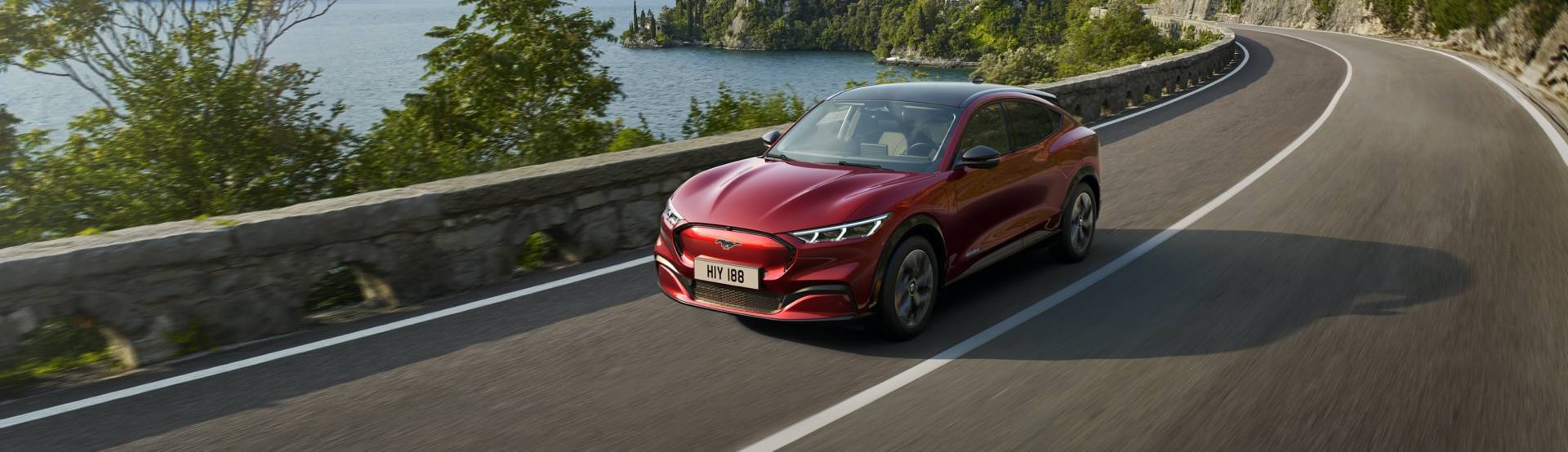 Ford Mustang Mach-E elettrica: caratteristiche e disponibilità