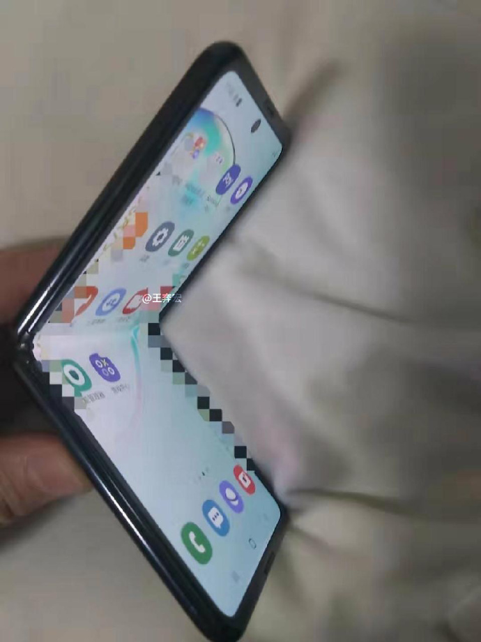 Galaxy Fold 2: le prime immagini reali del pieghevole a conchiglia