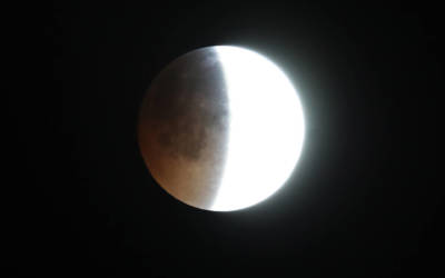 Eclissi del 10 gennaio, protagonista la luna che andrà in penombra