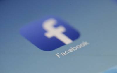Facebook contro la crisi, aiuti alle Pmi con iniziative dedicate