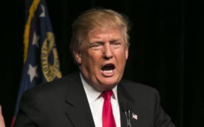 Donald Trump contro i social media: Twitter e Snapchat lo abbandonano