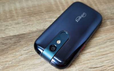 Smartphone più piccolo al mondo, si chiama Jelly 2 e ha un prezzo lowcost