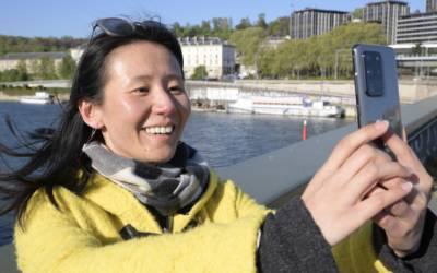 Sblocco smartphone con una risata, il nuovo tratto biometrico in fase di studio