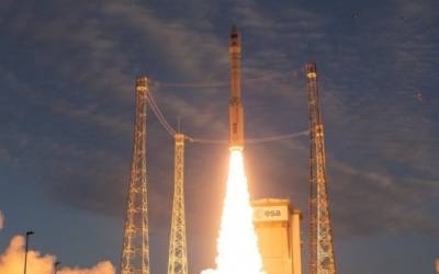 Lanciato il razzo Vega, porta in orbita spaziale 53 satelliti