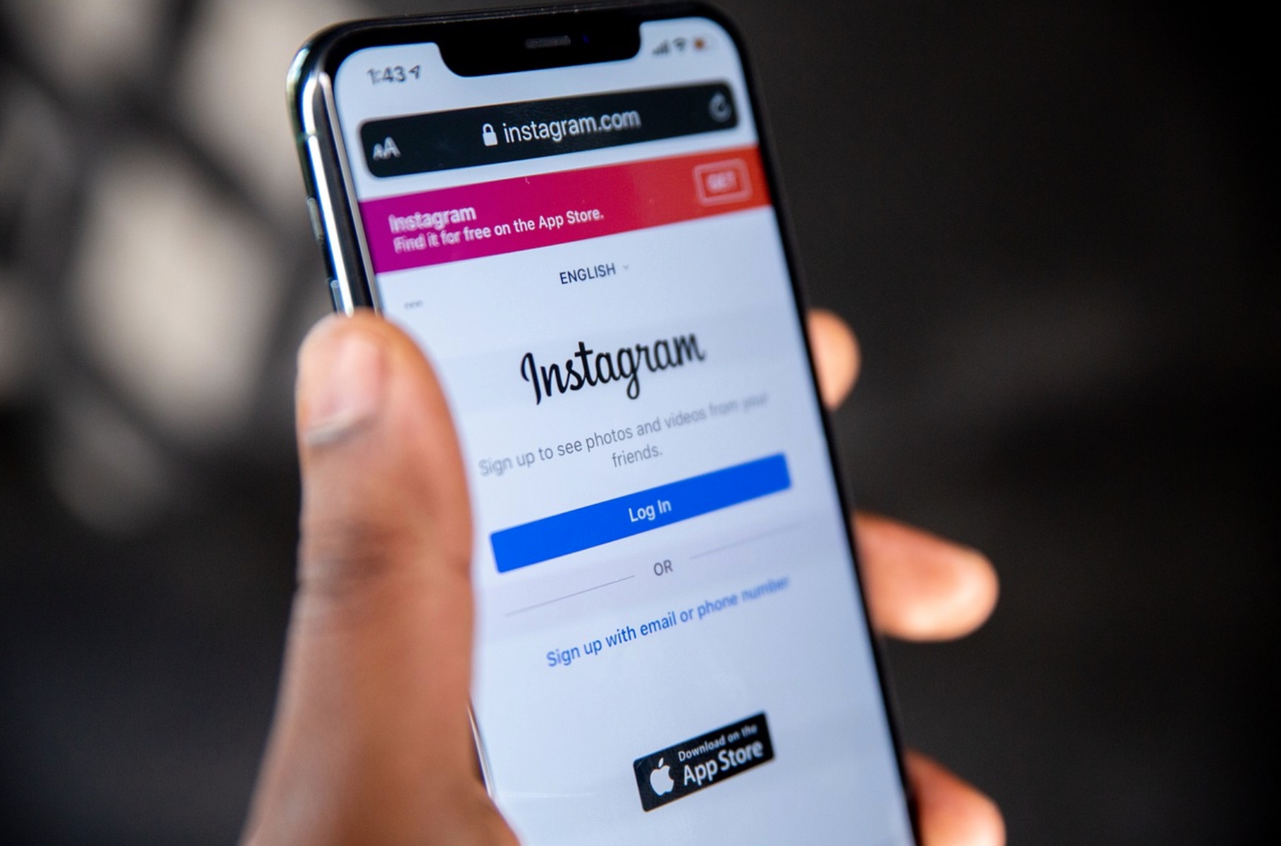 Instagram e adolescenti, in arrivo strumenti di tutela per i più giovani