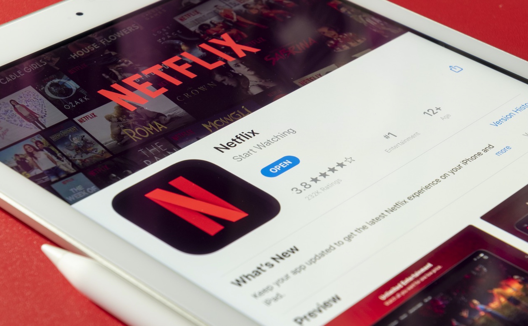 Abbonamenti Netflix: scattano gli aumenti, anche per i vecchi utenti