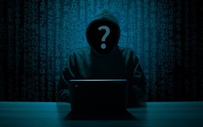 Anonymous contro la Russia: attacchi hacker a siti e media