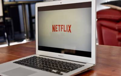 Abbonamento Netflix, se condiviso con amici e parenti costerà di più