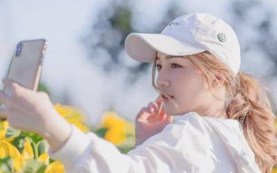 0.5 selfie, la nuova moda che spopola tra i giovanissimi