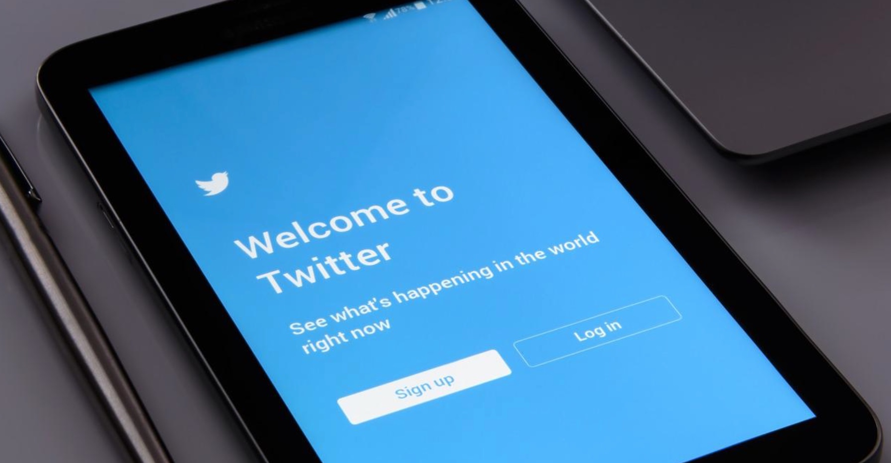 Twitter come MySpace, si potranno pubblicare gli stati