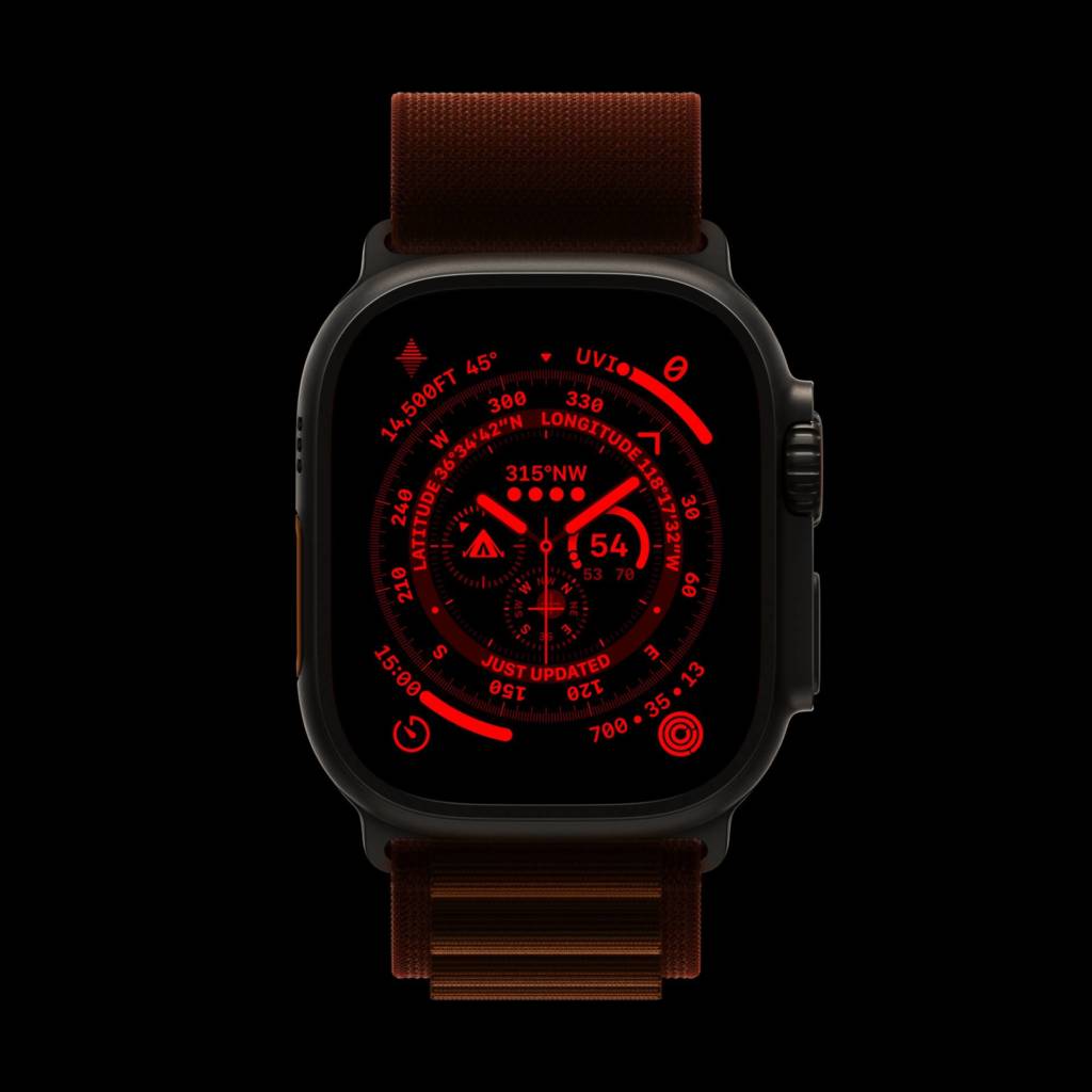 Apple Watch Ultra: il particolare quadrande Wayfinder nella sua verione nottura per massimizzarne la visibilità