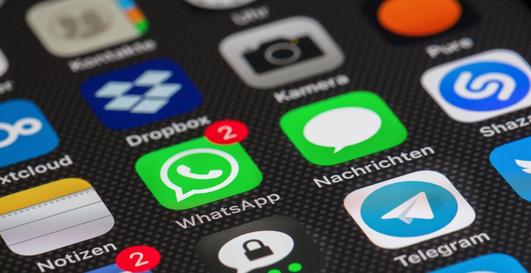WhatsApp introduce la possibilità di mandare messaggi a se stessi