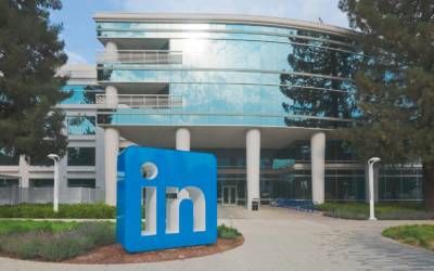 LinkedIn compie 20 anni e non smette di crescere