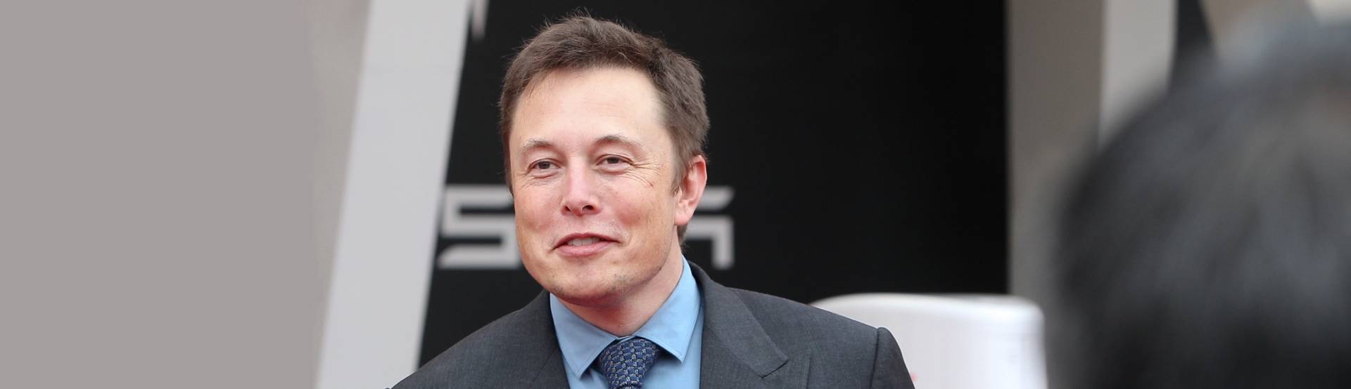 Elon Musk denuncia Open-AI e Sam Altman: Chat-GPT pensa solo al profitto