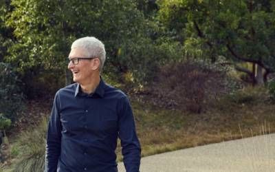 Tim Cook si dimette da CEO di Apple, chi è John Ternus alla guida della prima Apple senza Steve Jobs