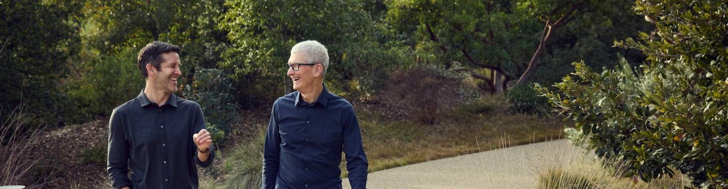 Tim Cook si dimette da CEO di Apple, chi è John Ternus alla guida della prima Apple senza Steve Jobs