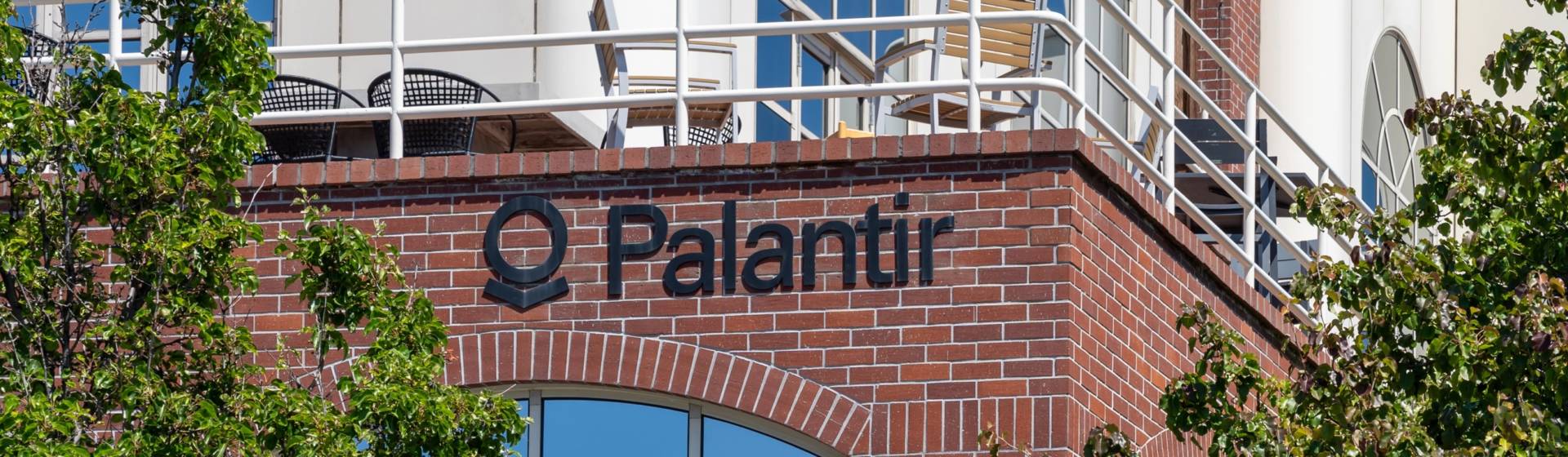 Palantir: come funziona davvero l’AI che vede tutto