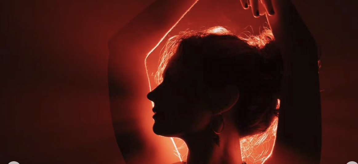 Quando l’intelligenza artificiale incontra il corpo: danza, creatività e robot nella ricerca di Cora Gasparotti